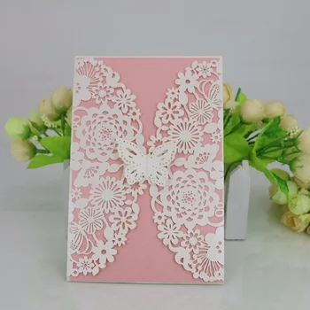 50 adet Lazer Kesim Hollow Çiçek Kelebek Davetiyeleri Tebrik zarflı kart ve Mühür Düğün Noel Bebek Duş Parti