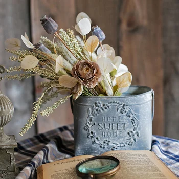 saplı rustik vintage retro çiçek metal kova
